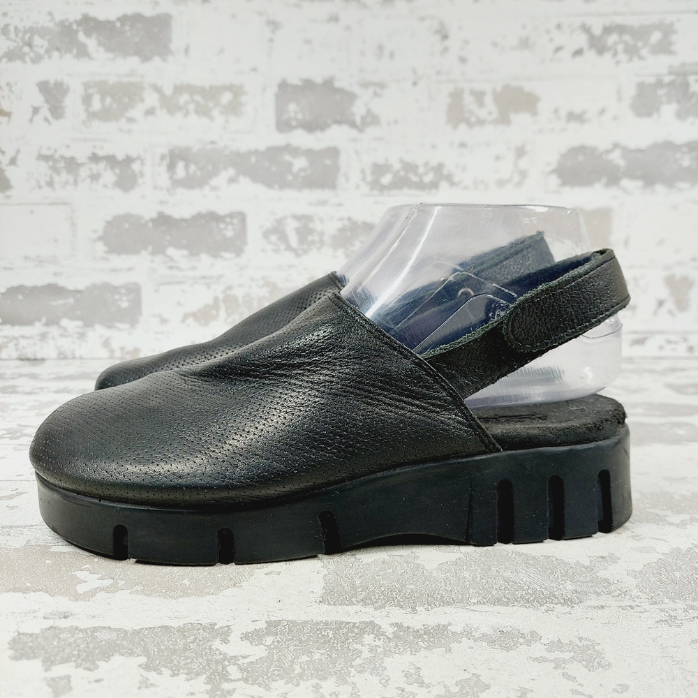 Aerosoles Black Leather Comfort Slip-On Chunky Dark Academia Slides M428